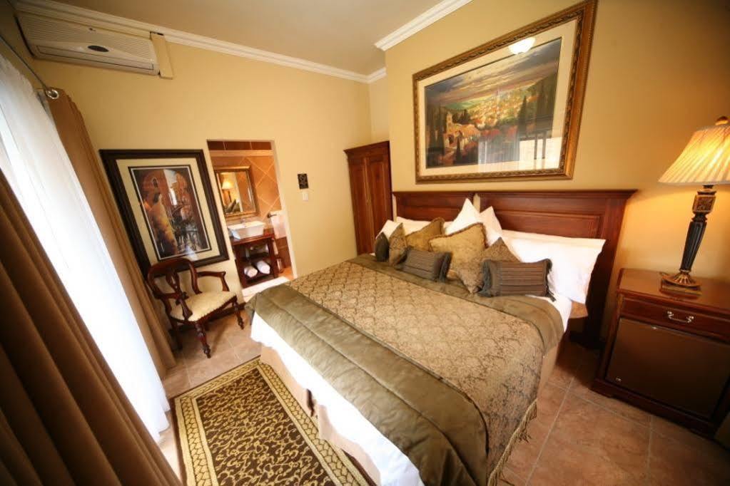 Le Cozmo Guesthouse Joanesburgo Exterior foto